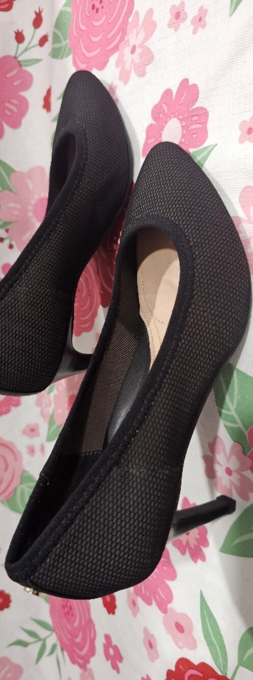 Taryn Rose Tess Black Mesh Pointed Toe Kitten Heel Pumps Size 6.5